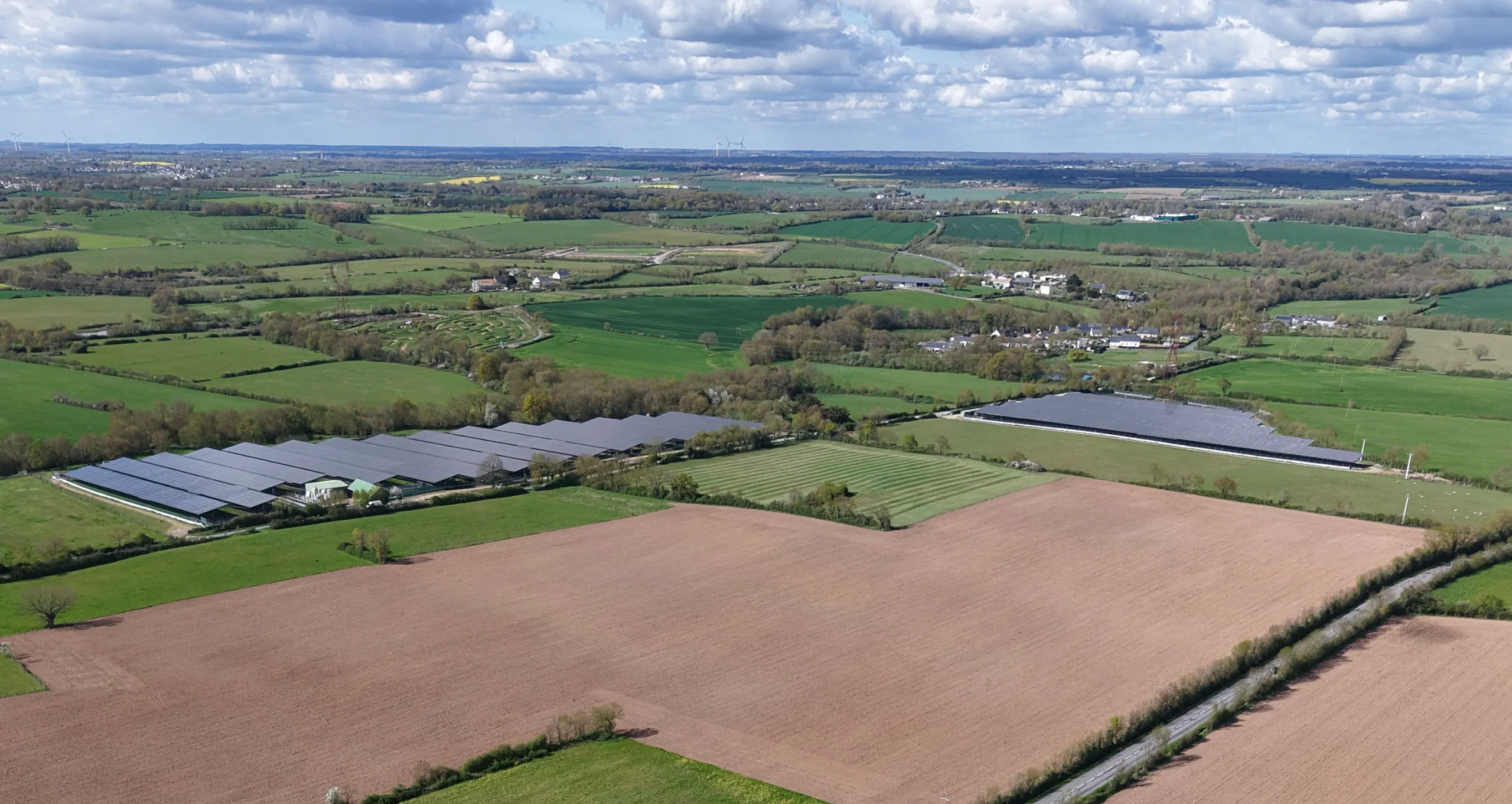 Parc photovoltaïque , prise de vue par drone ©ArcTan°